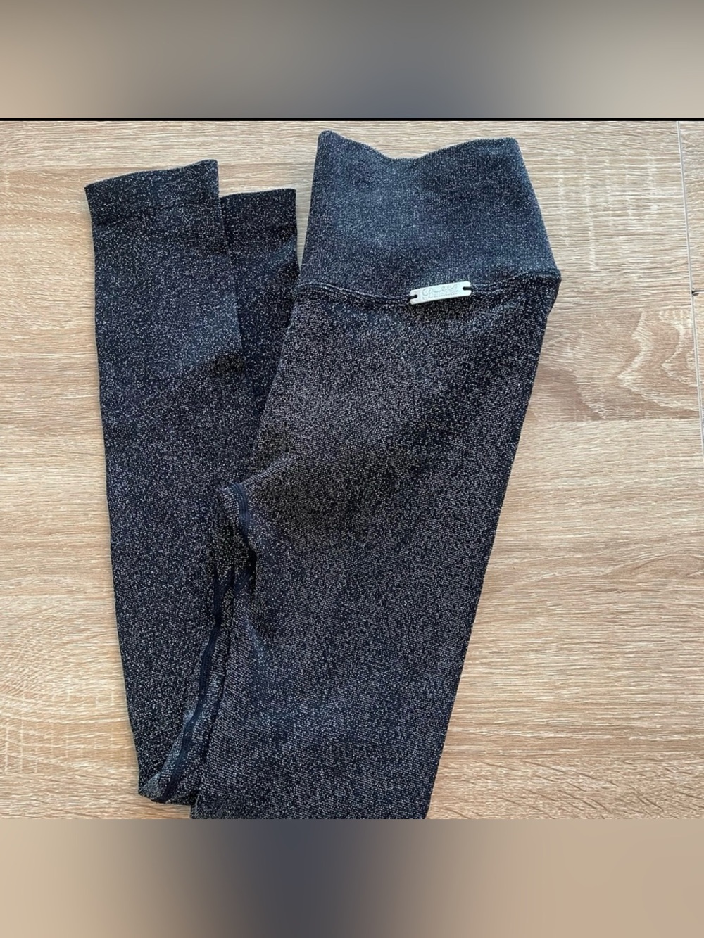 Bombshell SHIMMER V BACK LEGGINGS Black Star Size Medium - Sparkle, BBL Leggings - Picture 3 of 8